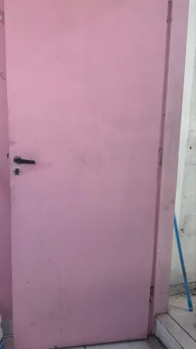 Vende-se porta