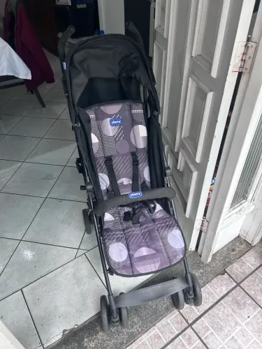 Carrinho de bebê estilo London Guarda Chuva da Chicco Up