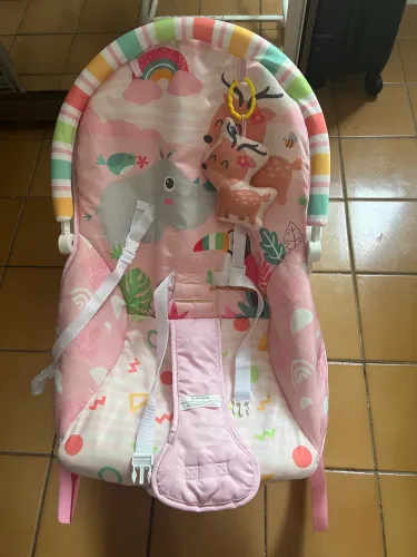 Vende-se cadeira musical vibratória de balanço