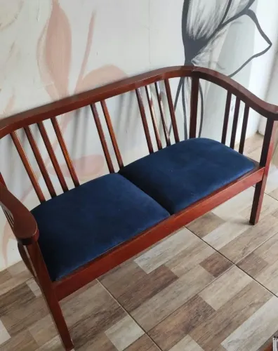 Vendo essa namoradeira poltrona madeira pura