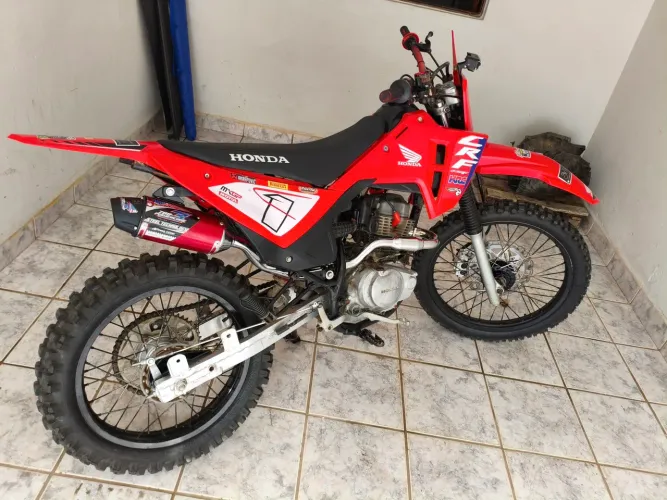 Bros preparada pra trilha