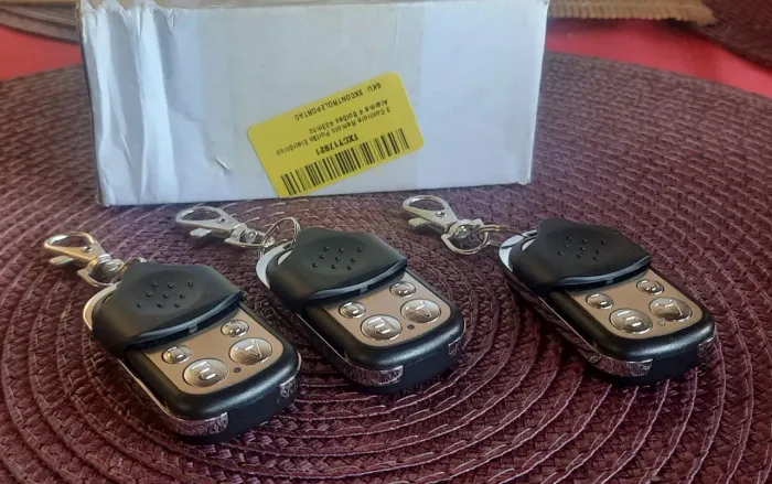 Kit controle remoto portão eletrônico alarme 4 botões 433m hz com com 3 controles