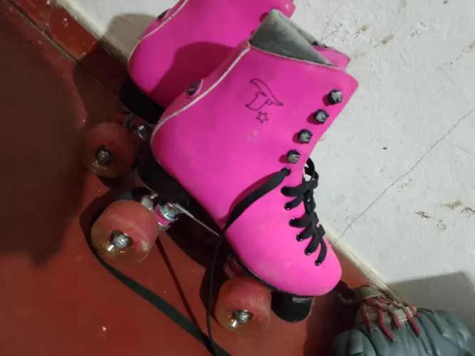 . patins da marca Traxart, modelo Quad Foxxy Pink. 
