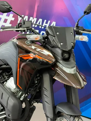 LANDER 250 EMPLACAMENTO GRATIS + CAPACETE