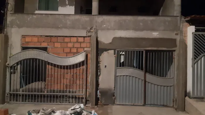 Portão dua bandas e grade 