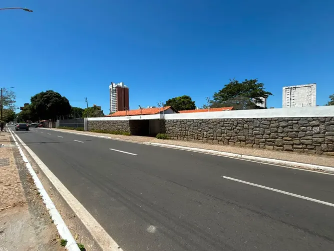 PROPRIEDADE RESIDENCIAL/COMERCIAL DE ALTO PADRÃO | 2.456M² DE TERRENO | JÓQUEI