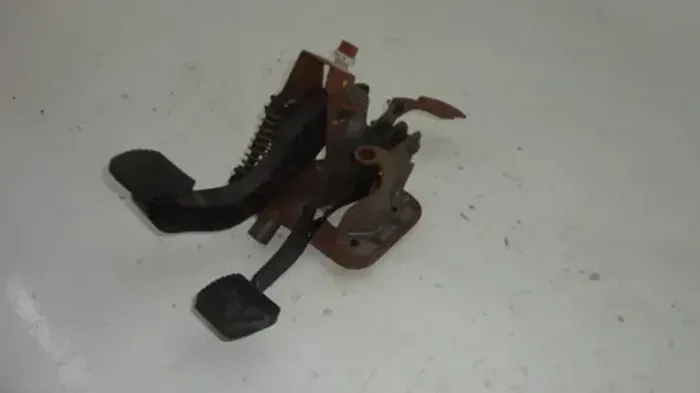 Pedal De Embreagem Peugeot E Freio 206 / 207  2006