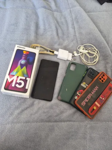 Samsung Galaxy M51 128GB - Na Caixa + Fone e Carregador Original e 3 Capinhas