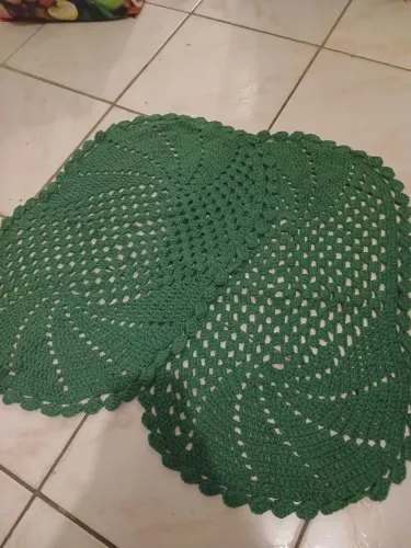 Par de Tapetes Artesanais em Crochê Oval Liso Banheiro Sala Cozinha Decoração