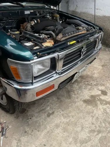 Toyota Hilux CD SR5 4X4 2.8 Diesel 2000