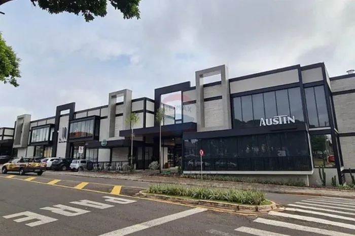 Loja no Pátio San Marino, 67 m² por R$ 3.500+rateio de despesas e IPTU - Jardim Ariano - L
