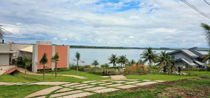 Terreno à venda por R$ 1300000.00, 2356.41 m2 - CENTRO - SERTANEJA/PR