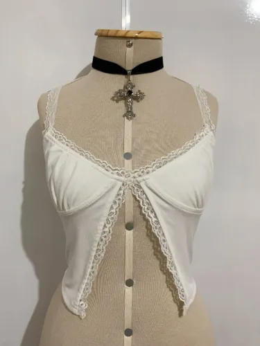 Blusinha delicada com rendas SHEIN - Tamanho: PP