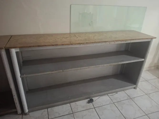 Vende se balcões 
