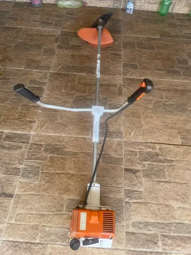 Roçadeira stihl fs 220