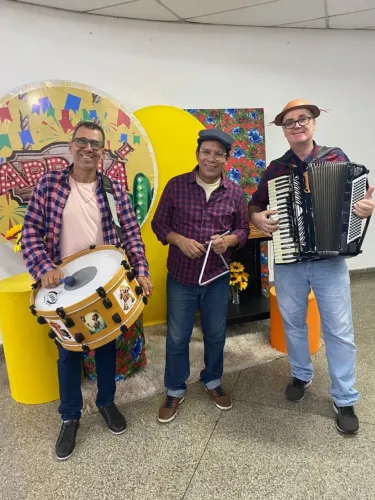 Trio forró pé de serra.