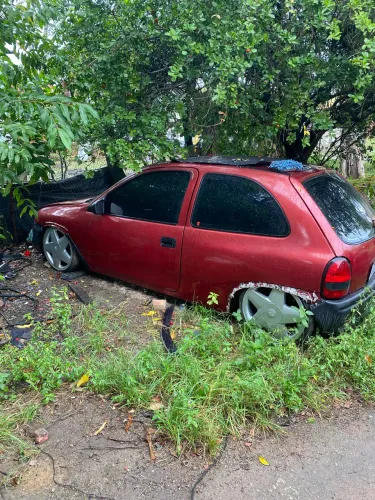 Vendo corsa 97 peças ou montado