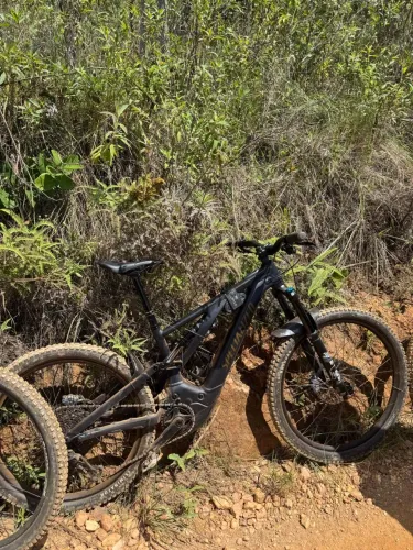Bicicleta Specialized Turbo Levo Alloy Comp G3