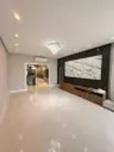 CASA DUPLEX NO CONDOMÍNIO FORREST HILL, COM ALTO PADRÃO DE ACABAMENTO