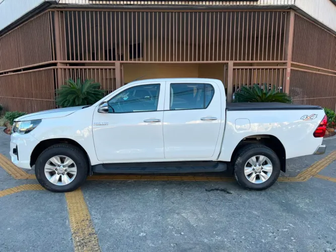 Toyota Hilux CD 4X4 2.8 Diesel Mec. 2019