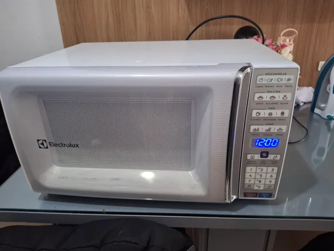 Micro-ondas seminovo 