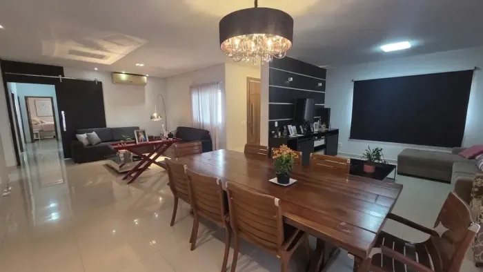 Linda casa atras do pronto socorro  preco abaixo do calor de mercado