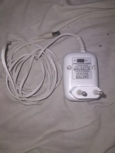 Vendo 01 adaptador/fonte de 110 ou 220 v(10 reais)