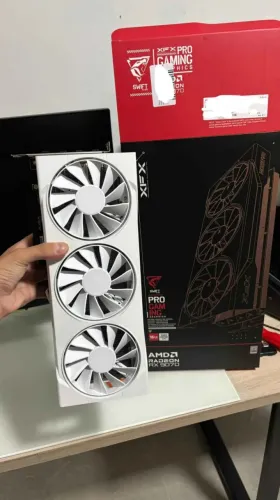 9070 OC XFX SWIFT WHITE TRIPLE FAN 16GB