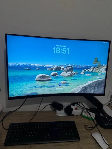 Monitor gamer Acer Nitro Tela Curva 1500R ZeroFrame 27' VA 165HZ 5ms 2HDMI/1DP ED270R P