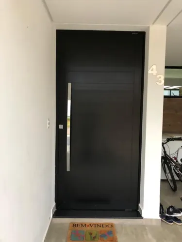 Porta pivotante de alumínio 1.00x2.10