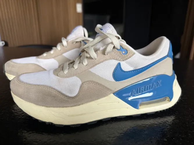 Nike air systm 8.5us 40br