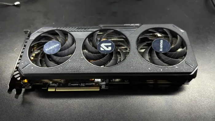 Placa de Vídeo RX 9060 XT 16GB Usada Funcionando Perfeita