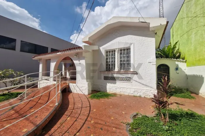 Casa Comercial para Alugar no Centro de Vinhedo