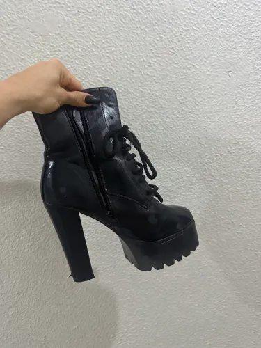 Bota preta koi footwear número 37/38 Brasil 