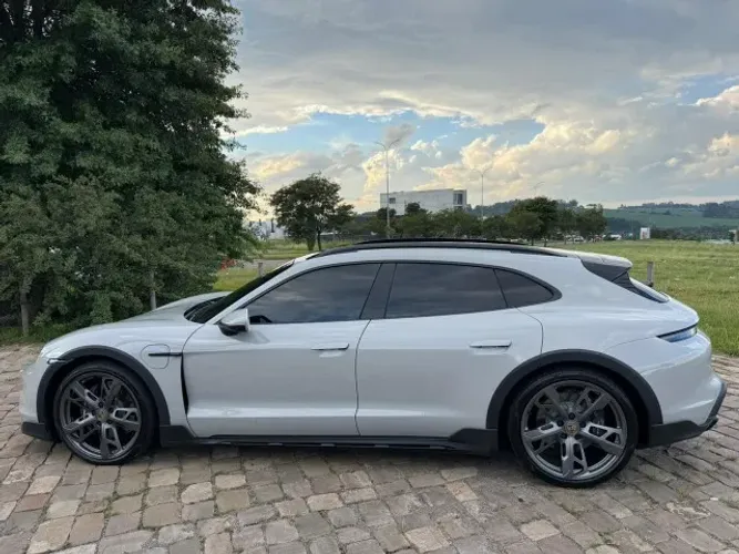 Porsche Taycan 4 Cross Turismo (elétrico) 2022