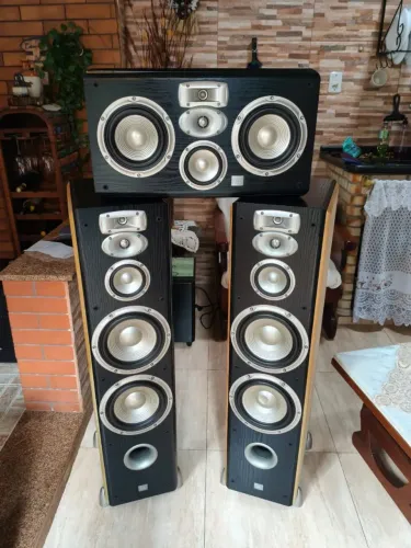 trio de caixas JBL