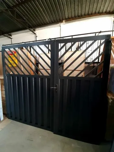 Portão de abrir conjugado 2.40x2.00m.