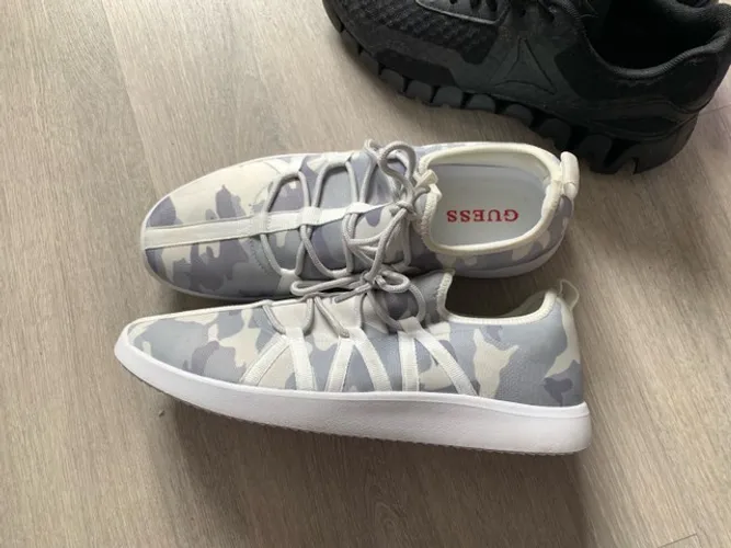 Tênis Guess Novo e original