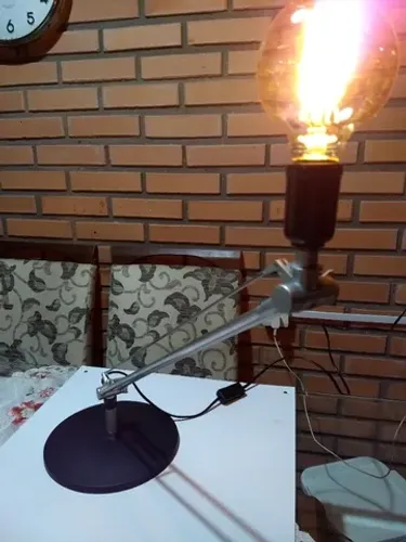 Luminária De Mesa Metálica Articulada Antiga