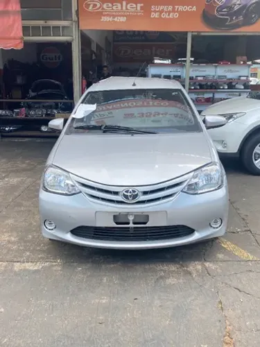 Sucata Toyota Etios 2015 Prata
