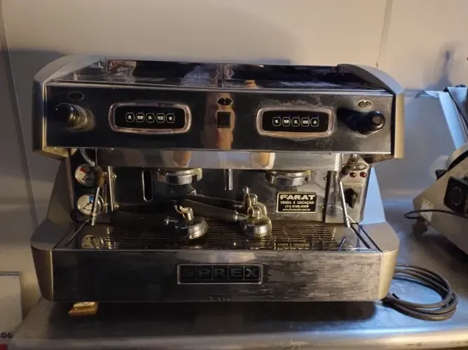 Cafeteira Profissional  - Excelente Estado de Conservação!