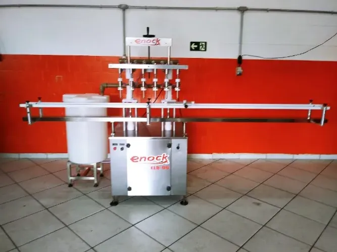 Envasadora Linear por Bomba - Enock Maquinas