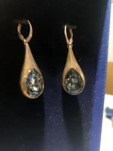 Brincos de Cristal Swarovski - Dourados - Novos