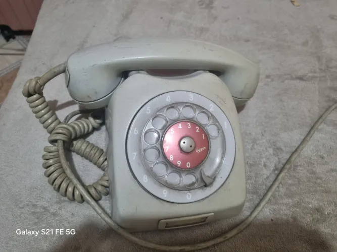 Vendo telefone antigo