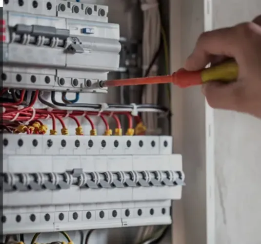 Técnico Eletricista