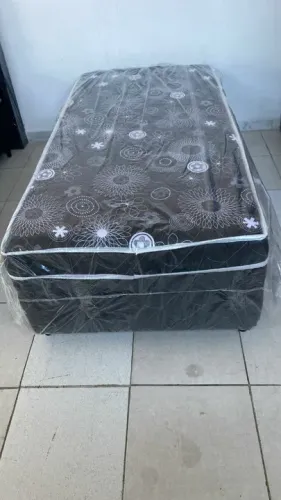 Cama Box solteiro molas ensacadas.