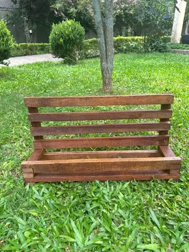 jardim vertical em madeira parede com 1 cachepô