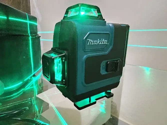 Nível a Laser Makita Recarregável 12 Linhas Verdes 360 Graus Sonoro Com Controle Remoto e 