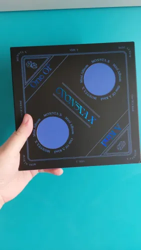 Álbum MONSTA X - One Of A Kind Ver. 2