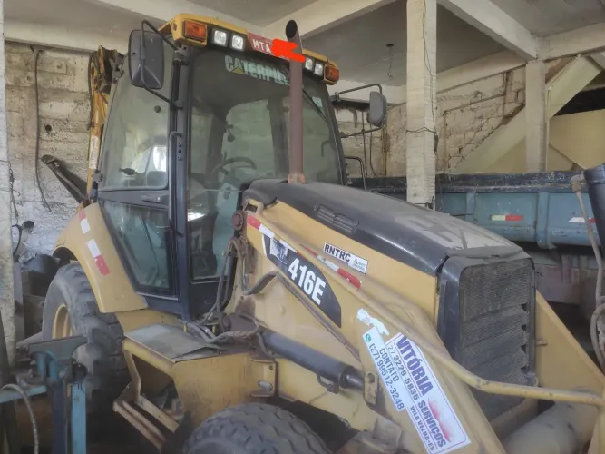Retroescavadeira Caterpillar 416E 2010 4x2